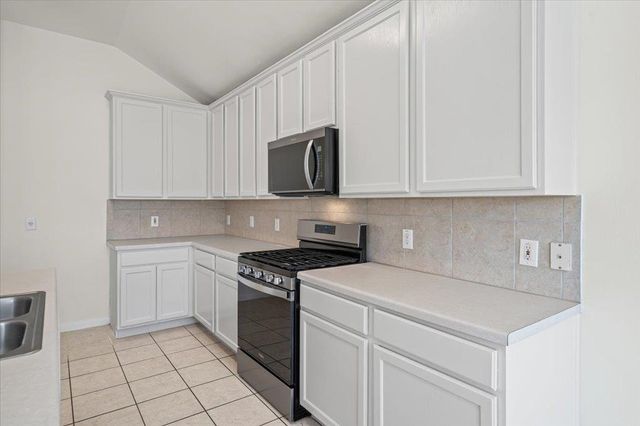 1408 Augusta Bend DR, Hutto, TX 78634