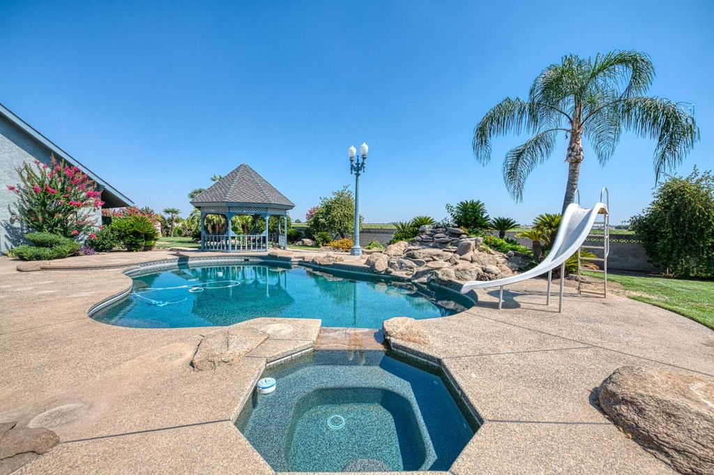 Image 35 of property listing at 424 N De Wolf Avenue, Fresno, CA 93737