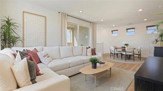 312 Junco, Irvine, CA 92618
