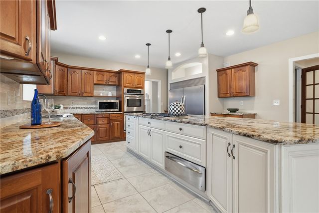 2167 S Villa Dr, Hampton, PA 15044