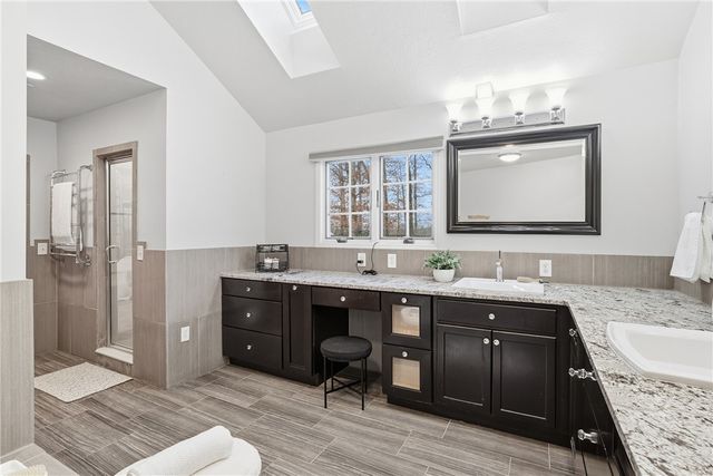 2167 S Villa Dr, Hampton, PA 15044