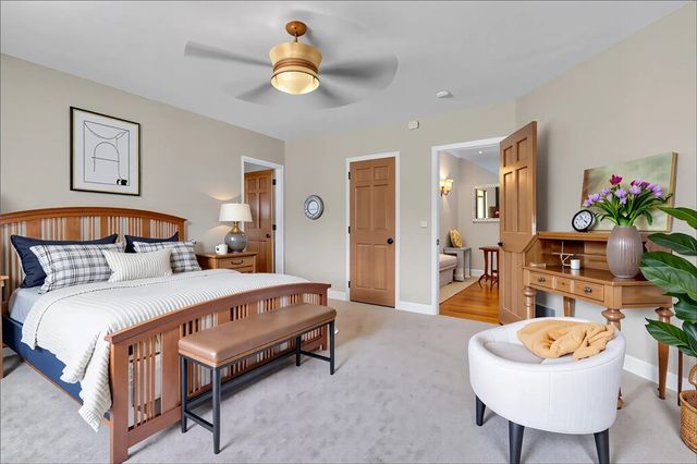 2167 S Villa Dr, Hampton, PA 15044