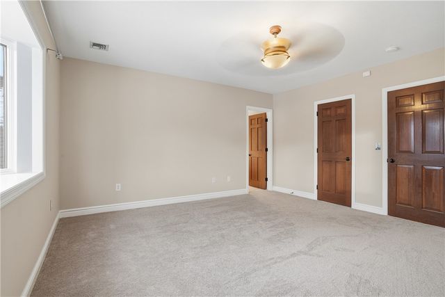 2167 S Villa Dr, Hampton, PA 15044