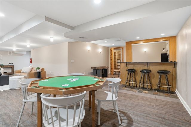 2167 S Villa Dr, Hampton, PA 15044