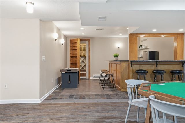 2167 S Villa Dr, Hampton, PA 15044