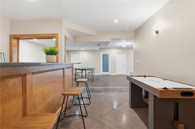 2167 S Villa Dr, Hampton, PA 15044