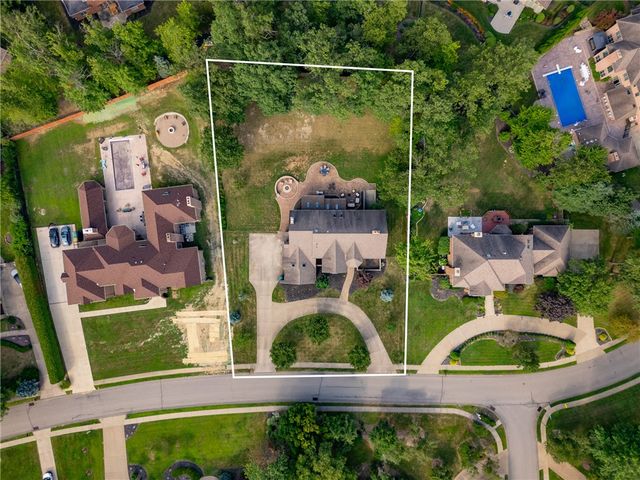 2167 S Villa Dr, Hampton, PA 15044