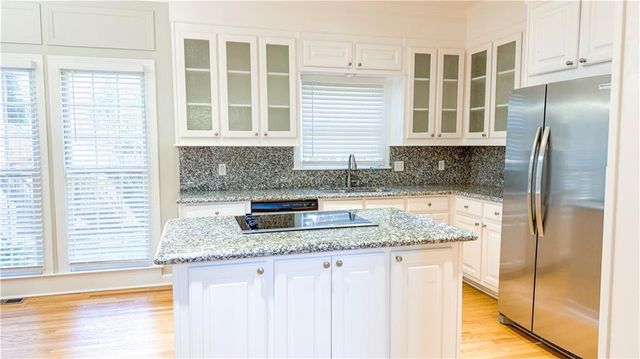 5630 Vicarage Walk, Alpharetta, GA 30005