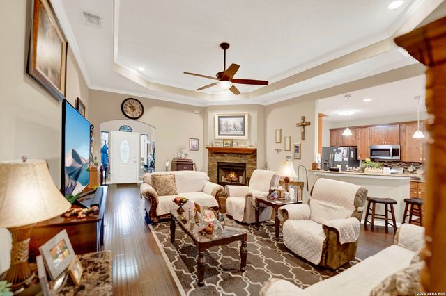 11669 Flores, Lacoste, TX 78039