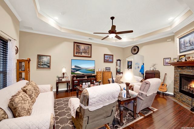 11669 Flores, Lacoste, TX 78039