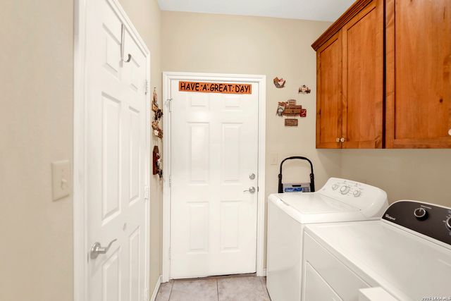 11669 Flores, Lacoste, TX 78039