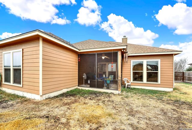 11669 Flores, Lacoste, TX 78039