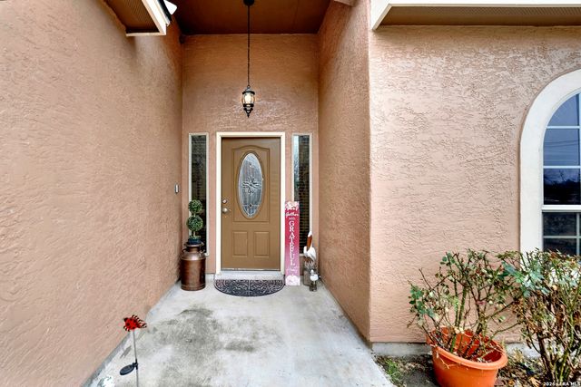 11669 Flores, Lacoste, TX 78039