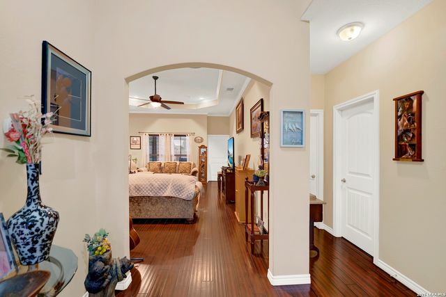 11669 Flores, Lacoste, TX 78039