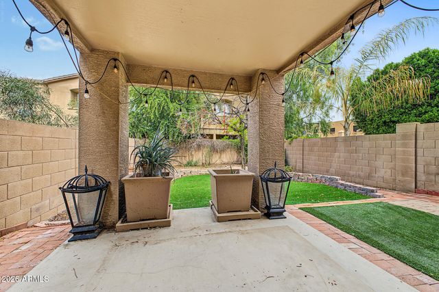 2920 E EBERLE Lane, Phoenix, AZ 85032