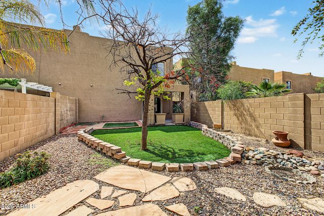 2920 E EBERLE Lane, Phoenix, AZ 85032