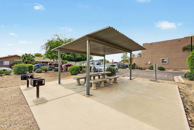 2920 E EBERLE Lane, Phoenix, AZ 85032