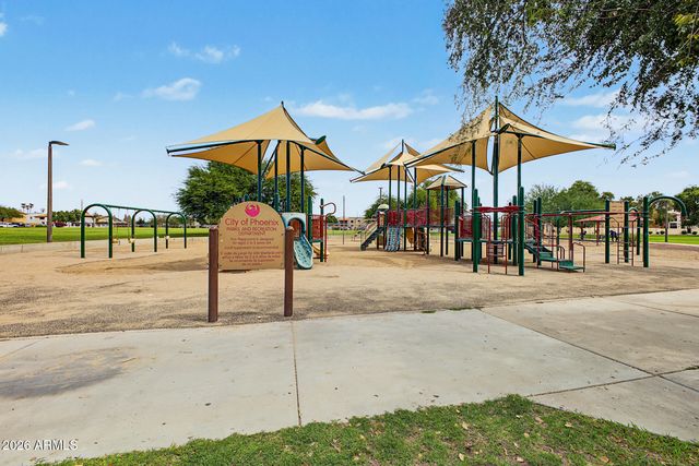 2920 E EBERLE Lane, Phoenix, AZ 85032