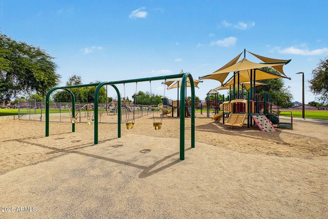 2920 E EBERLE Lane, Phoenix, AZ 85032