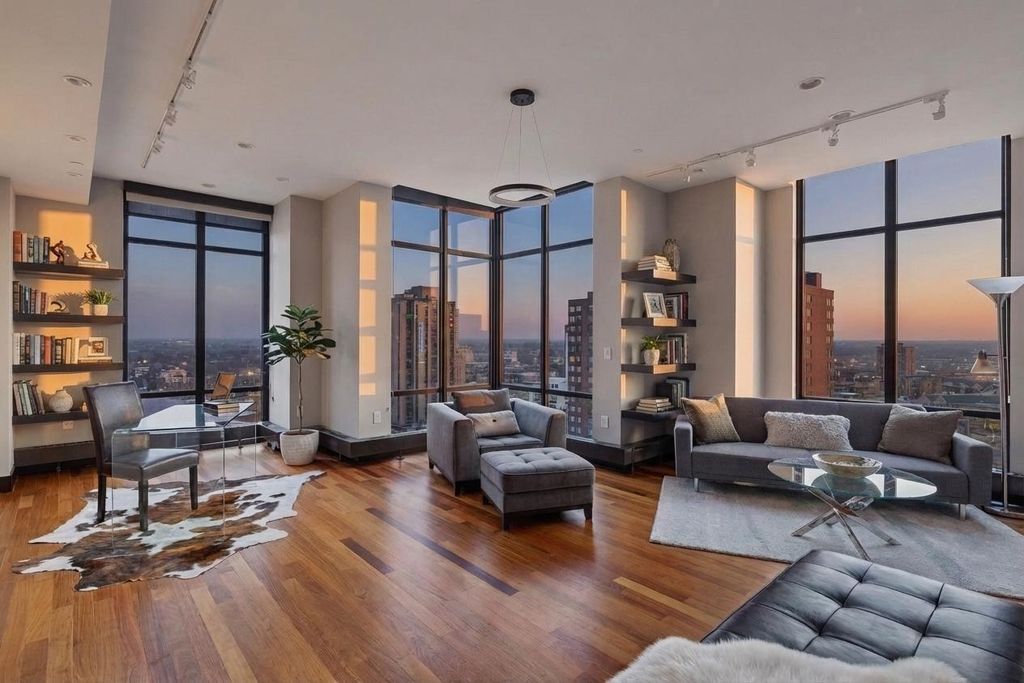 201 S 11th Street 2100, Minneapolis, MN 55403