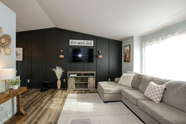 961 Carolina Parkway NW, Hutchinson, MN 55350