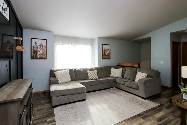 961 Carolina Parkway NW, Hutchinson, MN 55350