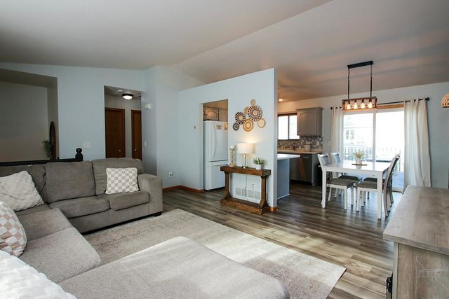 961 Carolina Parkway NW, Hutchinson, MN 55350