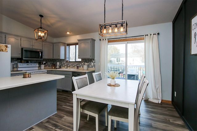 961 Carolina Parkway NW, Hutchinson, MN 55350