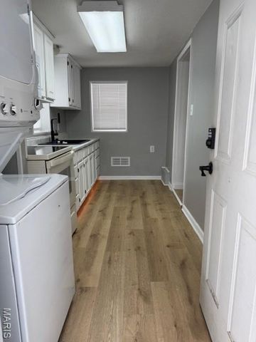 628 Moore Avenue, Sikeston, MO 63801