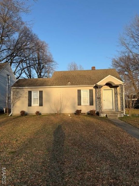 628 Moore Avenue, Sikeston, MO 63801