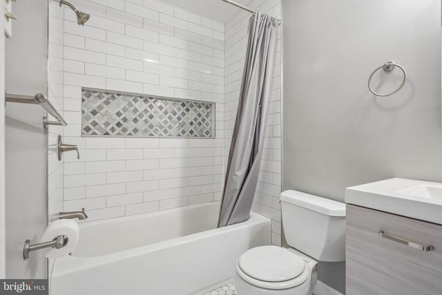 108 MAYFAIR LN, Mount Laurel, NJ 08054