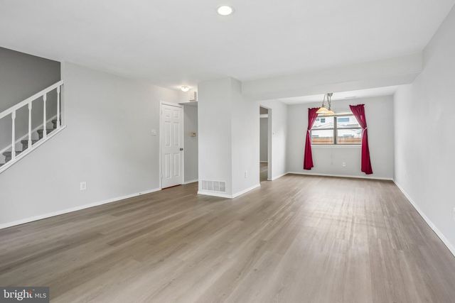 108 MAYFAIR LN, Mount Laurel, NJ 08054