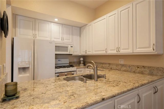6 Brownfield Lane, Pomona, CA 91766