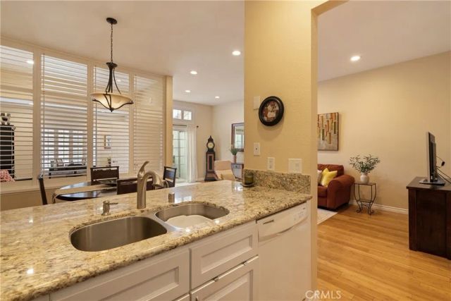 6 Brownfield Lane, Pomona, CA 91766