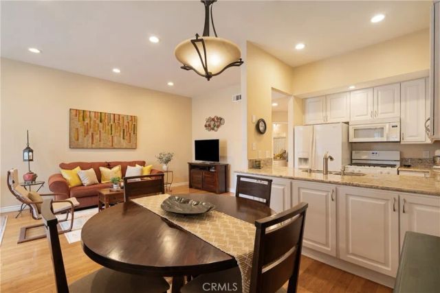 6 Brownfield Lane, Pomona, CA 91766