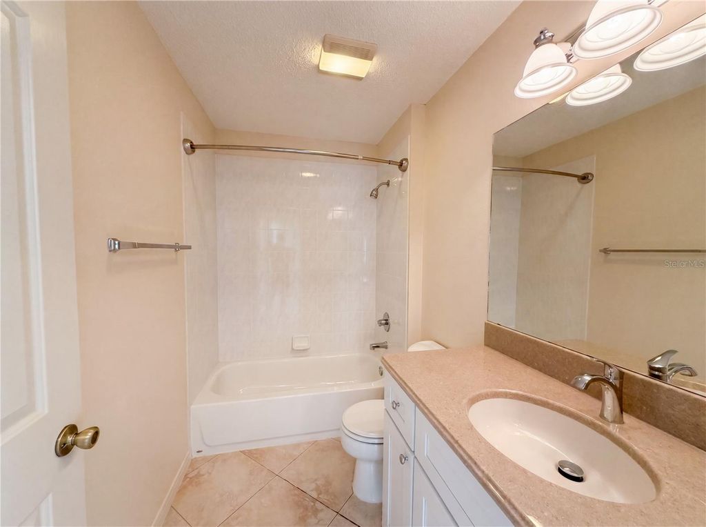 Image 18 of property listing at 1422 SEGOVIA PLACE, The Villages, FL 32162