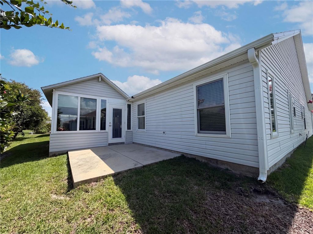 Image 26 of property listing at 1422 SEGOVIA PLACE, The Villages, FL 32162