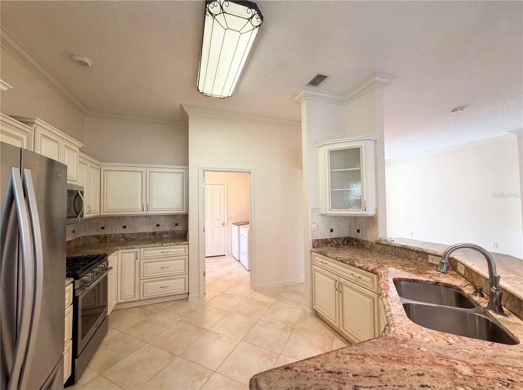 Image 6 of property listing at 1422 SEGOVIA PLACE, The Villages, FL 32162