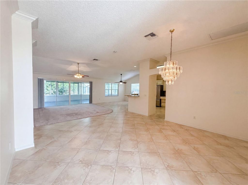 Image 8 of property listing at 1422 SEGOVIA PLACE, The Villages, FL 32162