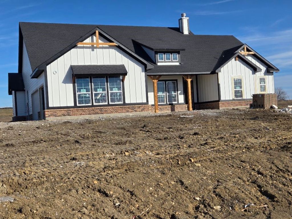 129 Hillview Trail, Decatur, TX 76234