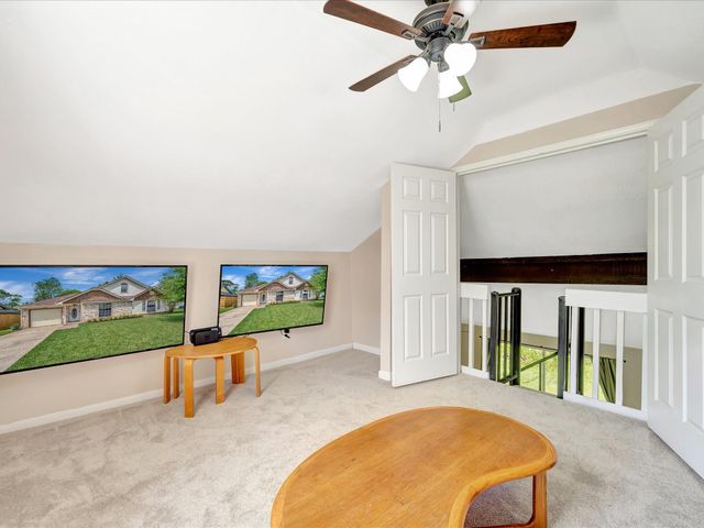 5521 Winding Brook Drive, Dickinson, TX 77539