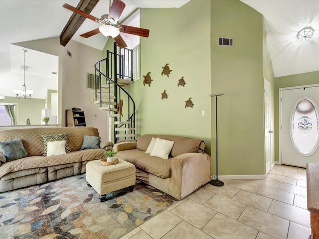 5521 Winding Brook Drive, Dickinson, TX 77539