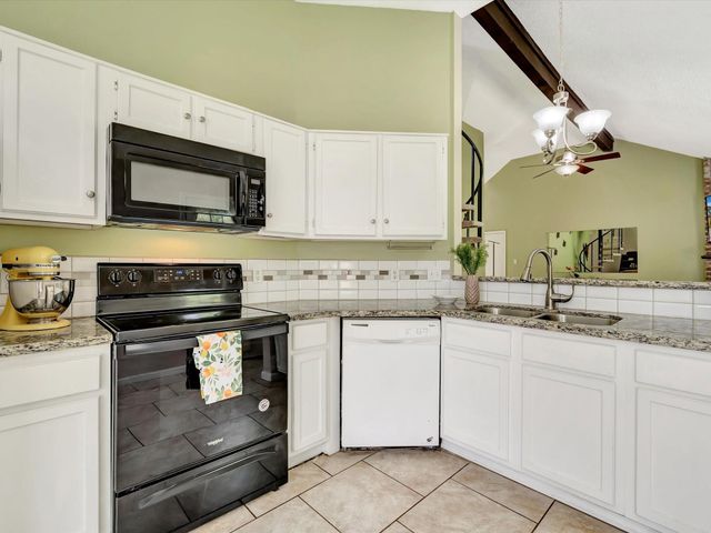 5521 Winding Brook Drive, Dickinson, TX 77539