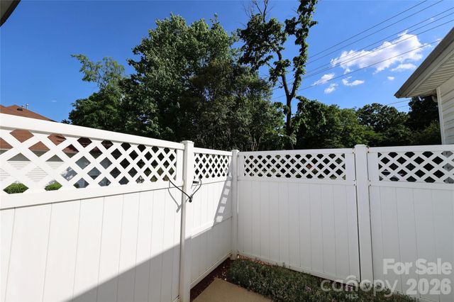 7175 Somerset Springs Drive E BLD1, Charlotte, NC 28262