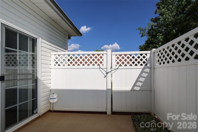 7175 Somerset Springs Drive E BLD1, Charlotte, NC 28262
