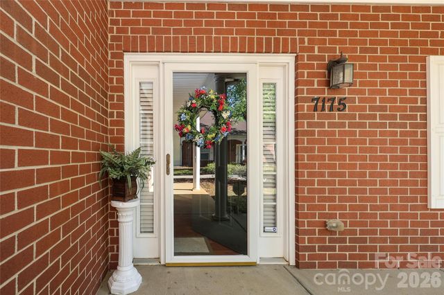 7175 Somerset Springs Drive E BLD1, Charlotte, NC 28262