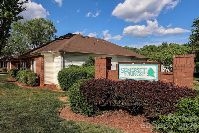 7175 Somerset Springs Drive E BLD1, Charlotte, NC 28262