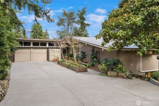 7640 NE 32nd Street, Medina, WA 98039
