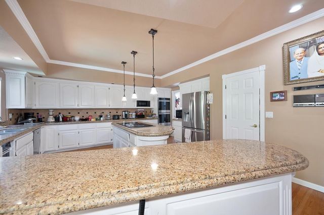 100 Hinkle Ct, Folsom, CA 95630