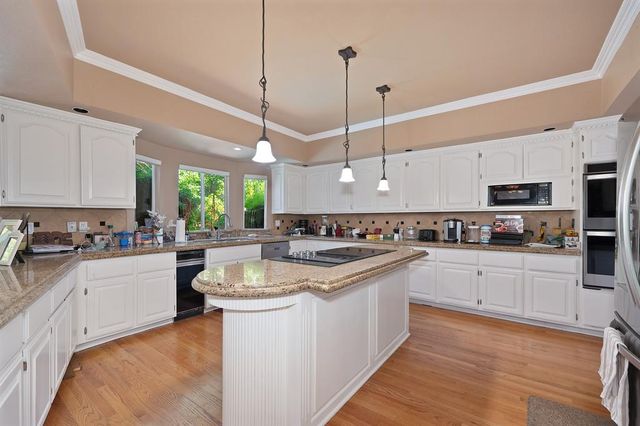 100 Hinkle Ct, Folsom, CA 95630